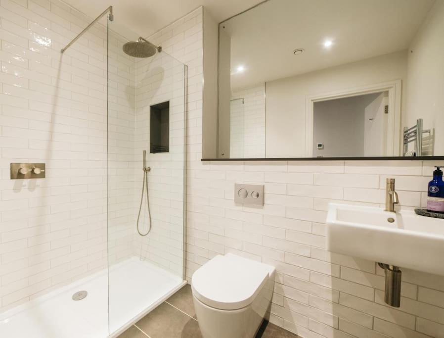 Oculus House - Luxe Riverside 2-bed - Next To Harbour & Cafes Apartamento Bristol